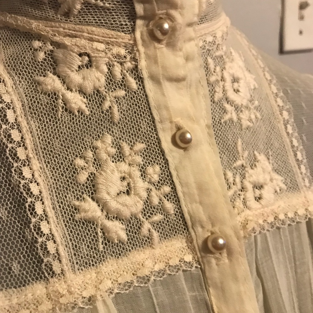 Beautiful Vintage Long sleeved Sheer Shirt!